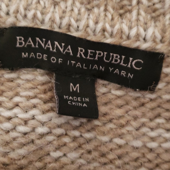 Banana Republic Crew Neck Sweater - Picture 3 of 4